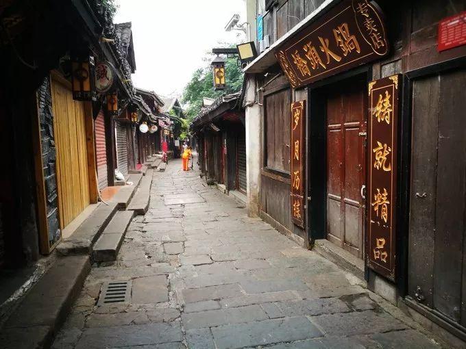 对于房中的丫头秋桐，贾赦早已收用过，为何还赏给儿子贾琏为妾？